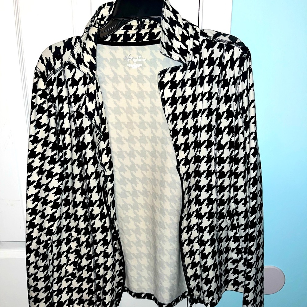 Lightweight, slim fit jacket